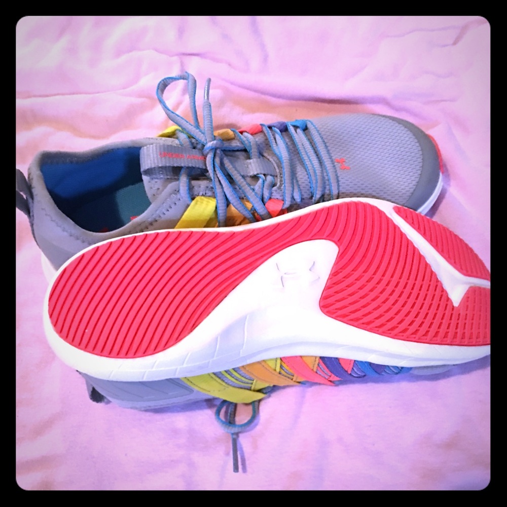 Under armour size 3 girls! Worn once!!!